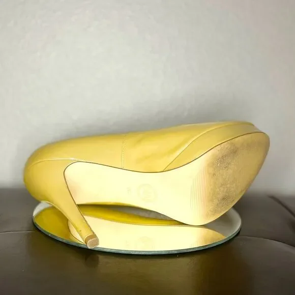 Michael Kors Leather Simple Pumps Yellow Gold Heels  Toe Cutout Size 7M​​​ - Picture 8 of 9